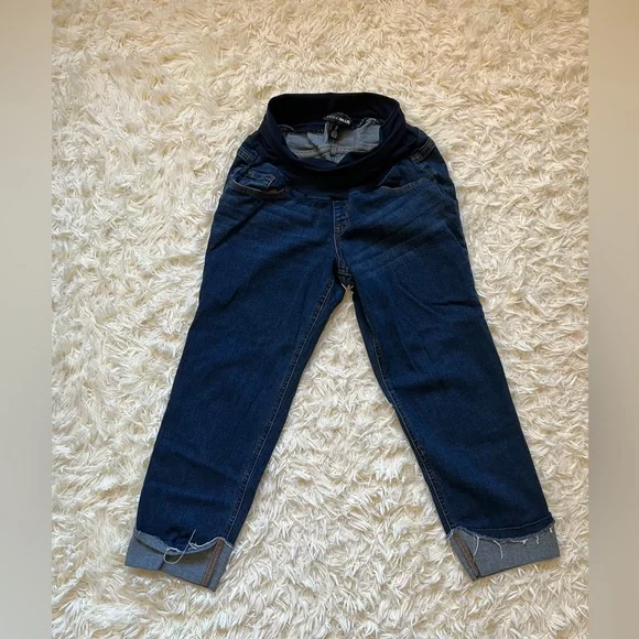 Cropped Maternity Jeans - Picture 2 of 3
